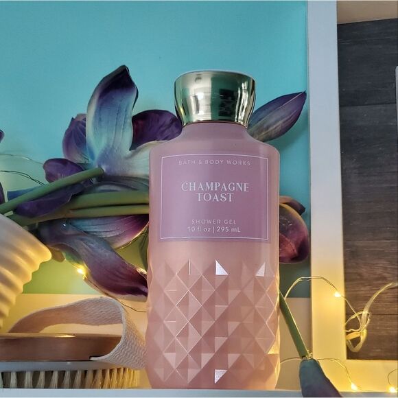 Champagne Toast Body Wash- Bath & Body Works - Picture 2 of 5